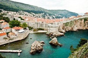 Hübsche, alte Städte und ursprüngliche Natur: auch an Land hat Kroatien einiges zu bieten.