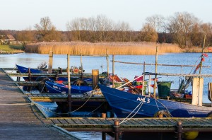 Schöne kleine Orte und Häfen gilt es am Achterwasser zu entdecken.